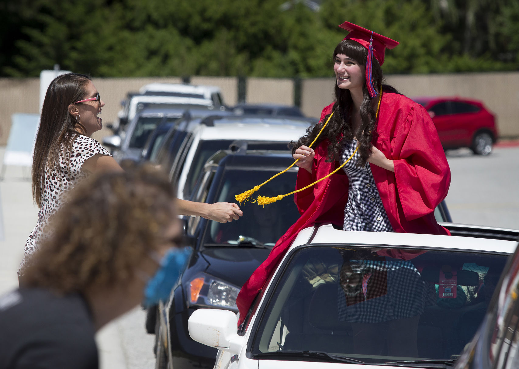200528-newslocal-eastmontgrads 01.jpg